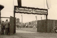1958-Festzug-zum-Sportplatz-2